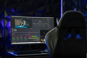 Ecran cu interfața unui program de editare video pentru începători